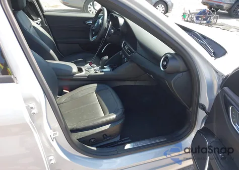 2022 Alfa Romeo Giulia Sprint Rwd z USA, uszkodzony, nr VIN ZARFAMAN9N7664570